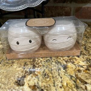10 strawberry street mummy salt and pepper shakers - brand new